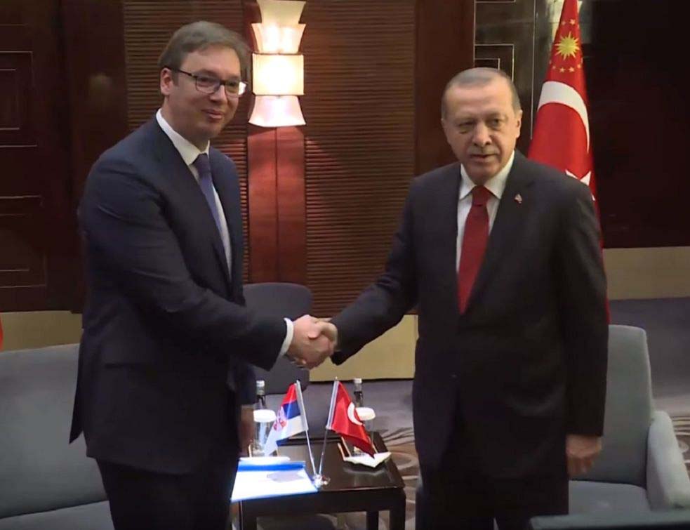 ДАНАС НАМ ЈЕ ДИВАН ДАН, ДОЛАЗИ НАМ - ЕРДОГАН! Србији је мало ЈЕДАН ДИКТАТОР, стога ћете данас имати прилике да видите два, а неки Нови Пазар му се посебно обрадовао 